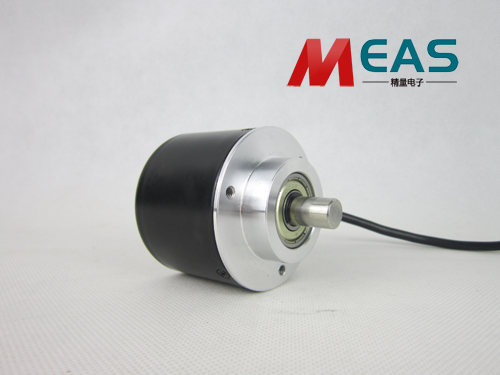 拉線編碼器轉動時為輸出脈沖,通過計數設備來知道其位置,當編碼器不動或停電時,依靠計數設備的內部記憶來記住位置。這樣,當停電后,編碼器不能有任何的移動;當來電工作時,編碼器輸出脈沖過程中,也不能有干擾而丟失脈沖,不然,計數設備記憶的零點就會偏移,而且這種偏移的量是無從知道的,只有錯誤的生產結果出現后才能知道. 拉線編碼器轉動時為輸出脈沖,通過計數設備來知道其位置,當編碼器不動或停電時,依靠計數設備的內部記憶來記住位置。這樣,當停電后,編碼器不能有任何的移動;當來電工作時,編碼器輸出脈沖過程中,也不能有干擾而丟失脈沖,不然,計數設備記憶的零點就會偏移,而且這種偏移的量是無從知道的,只有錯誤的生產結果出現后才能知道.