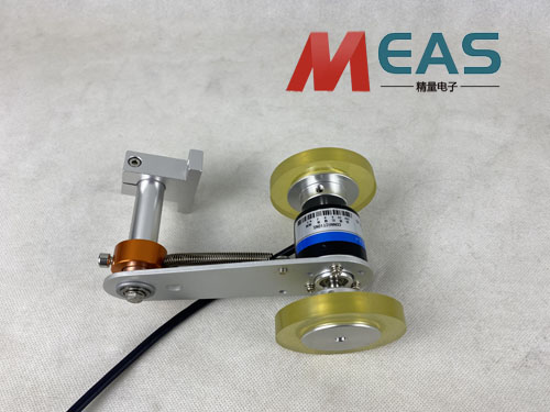 拉繩位移編碼器將采集到的位移信號反饋給應(yīng)用系統(tǒng) 拉繩位移編碼器將采集到的位移信號反饋給應(yīng)用系統(tǒng)